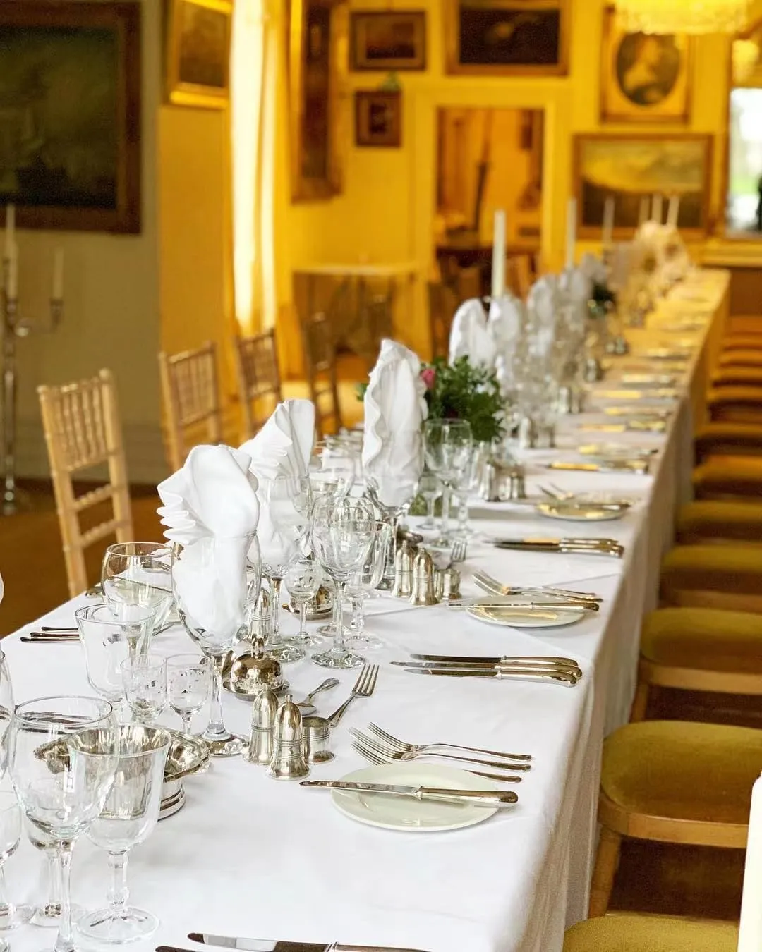 10 Pack White Tablecloth 90x156 Inch Rectangle Tablecloth Rectangular Polyester Table Cloth Stain and Wrinkle Resistant Washable Fabric Table Covers for Wedding Parties