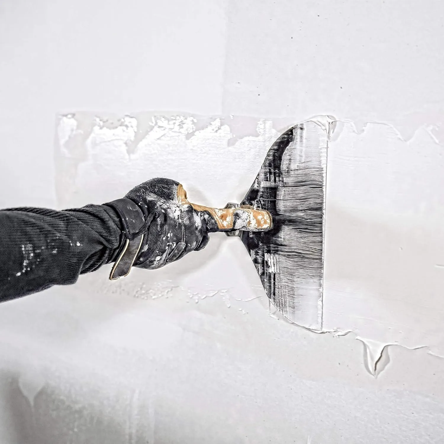DEWALT 8" All Stainless Steel Joint Knife | One-Piece Premium Polished Metal Putty Blade | 2-408