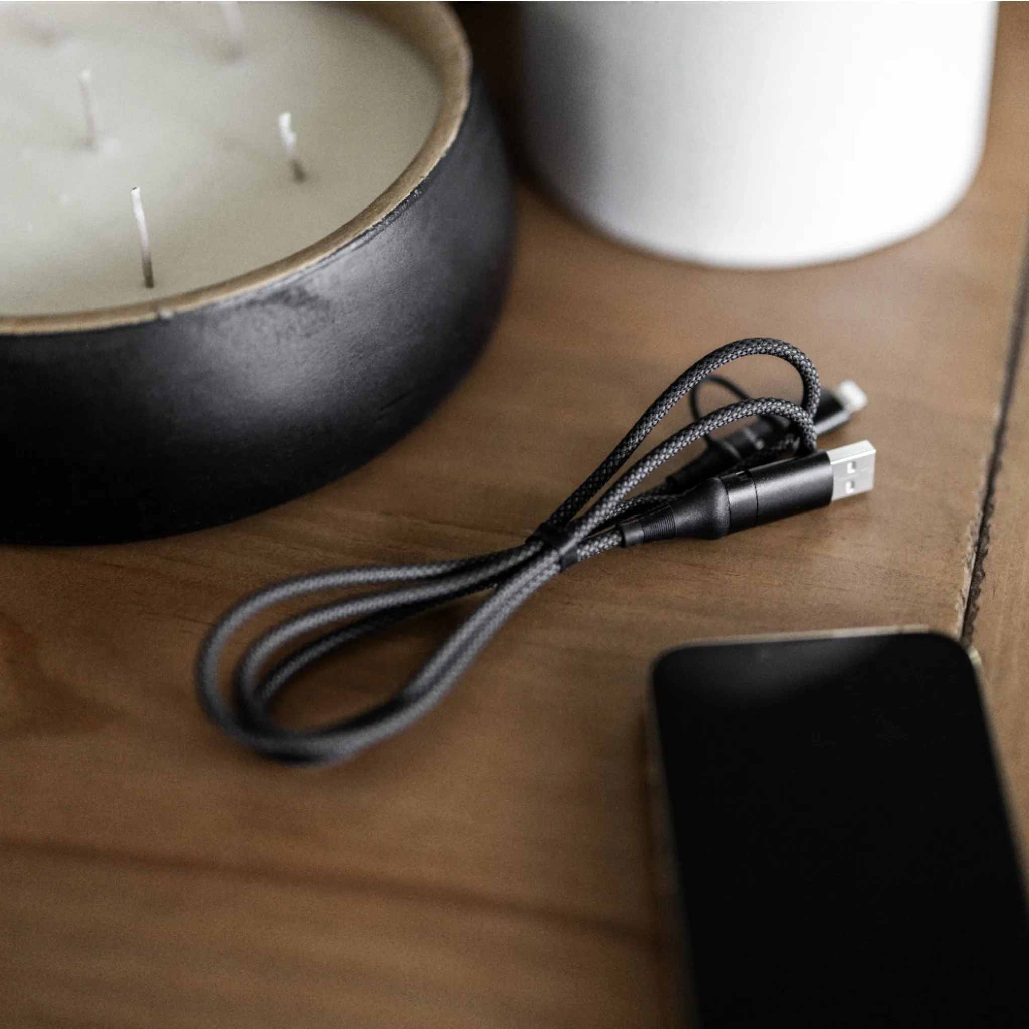 Essential Bundle – Universe, Venus & Fast Charging Cable