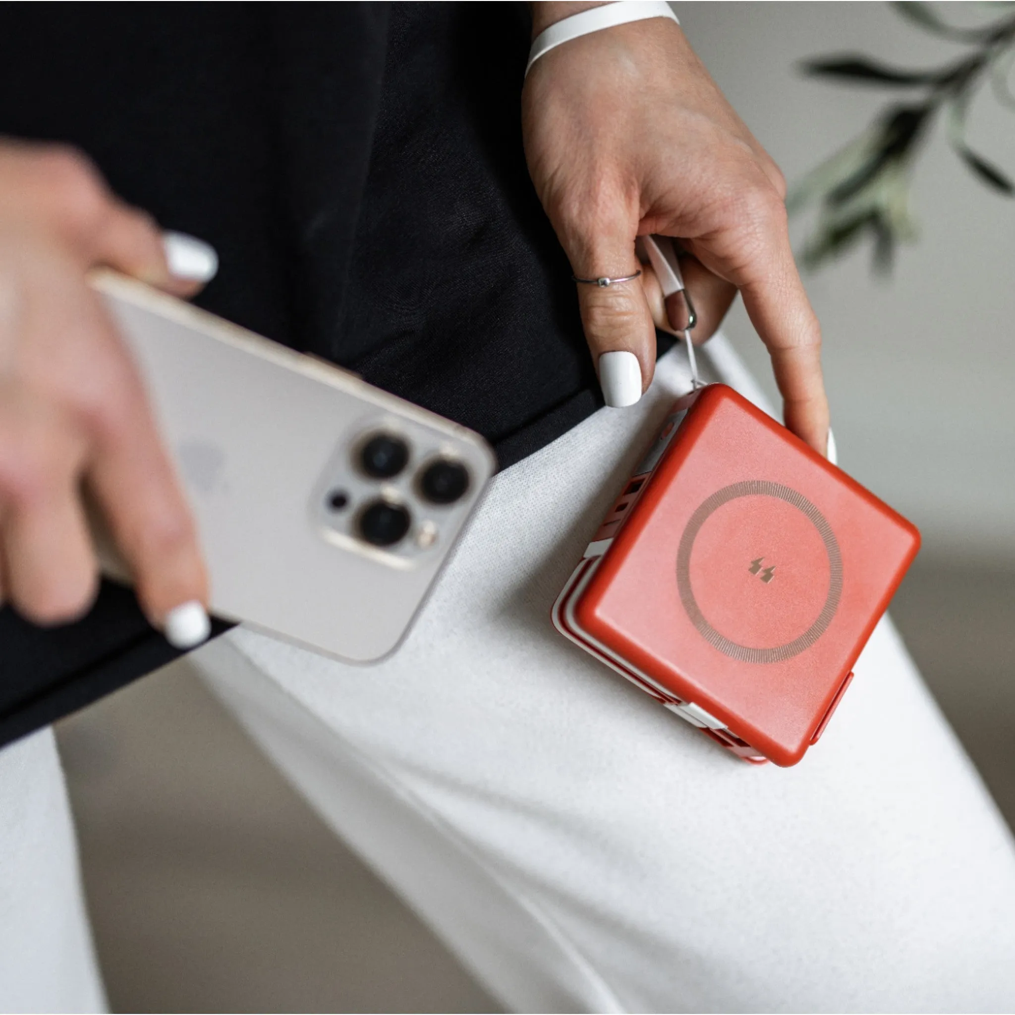 Essential Bundle – Universe, Venus & Fast Charging Cable