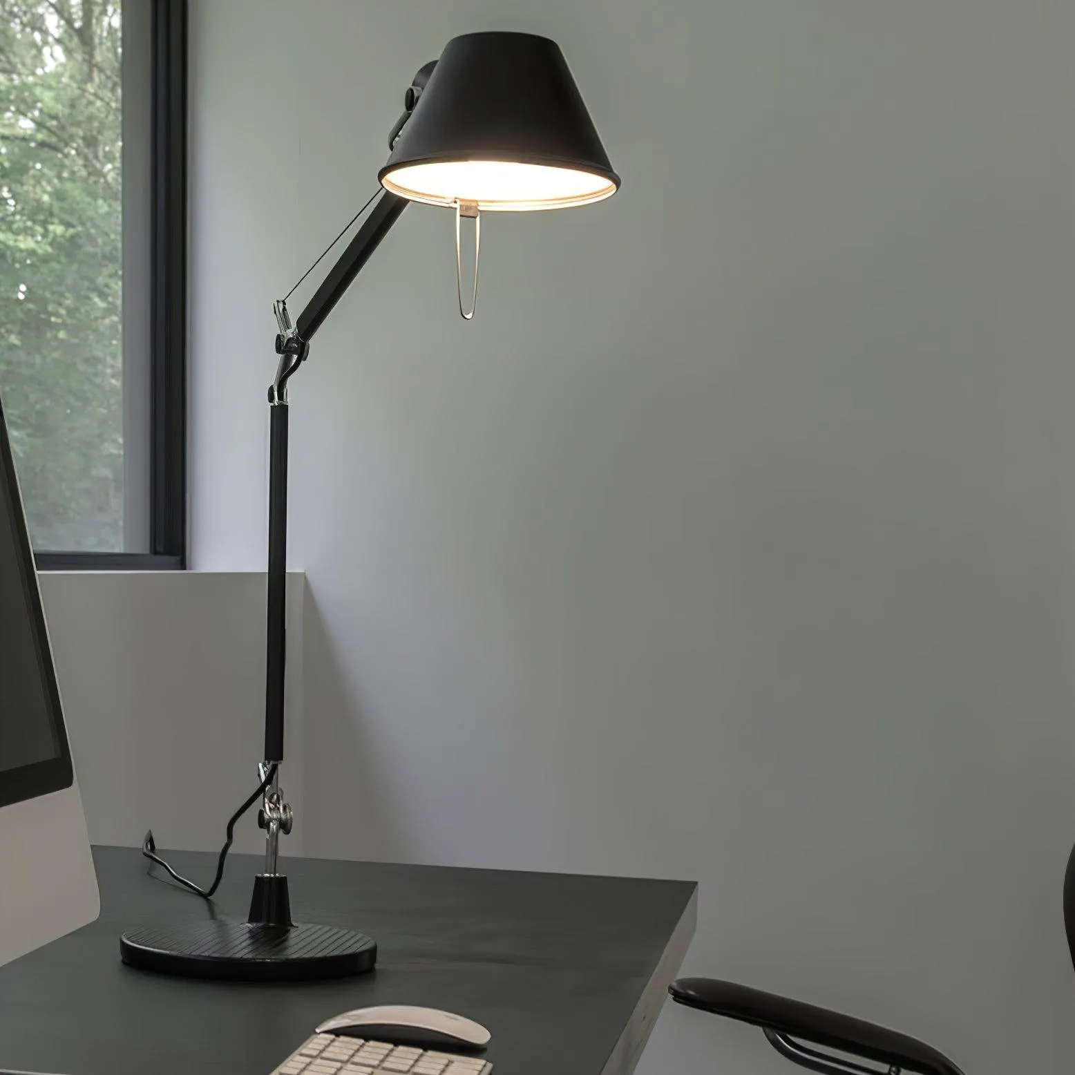 Parete Table Lamp