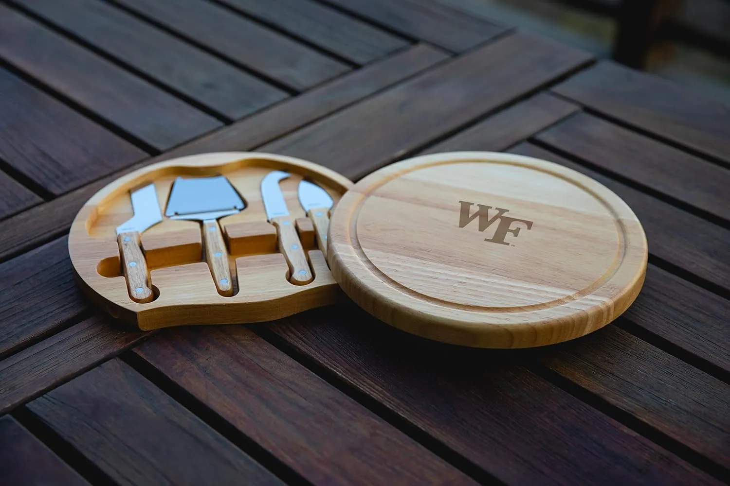 PICNIC TIME NCAA Circo Cheese Board and Knife Set - Charcuterie Board Set - Wood Cutting Board