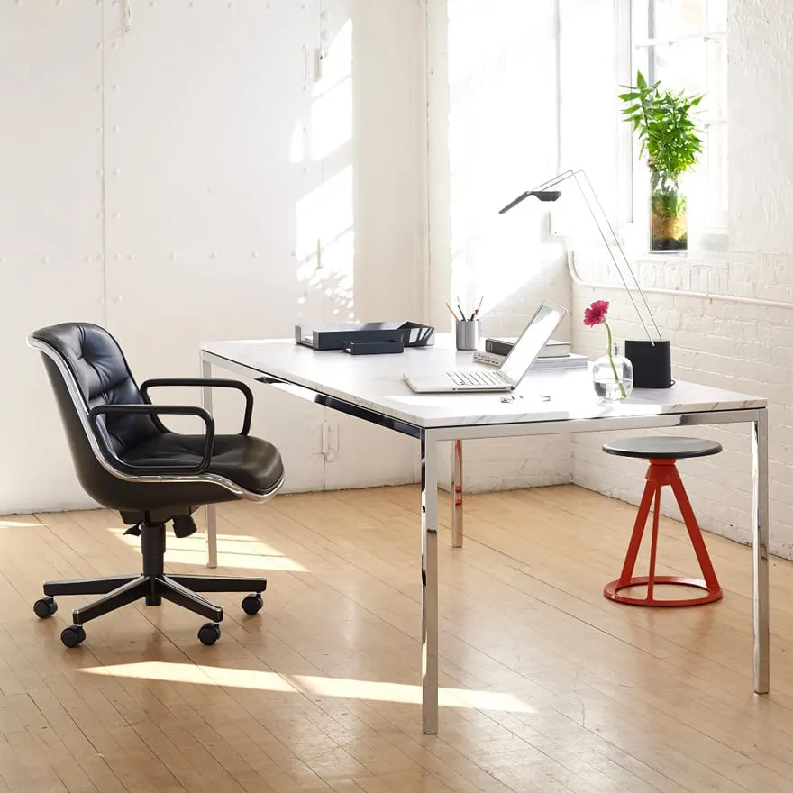 Piton Indoor Fixed-Height Stool