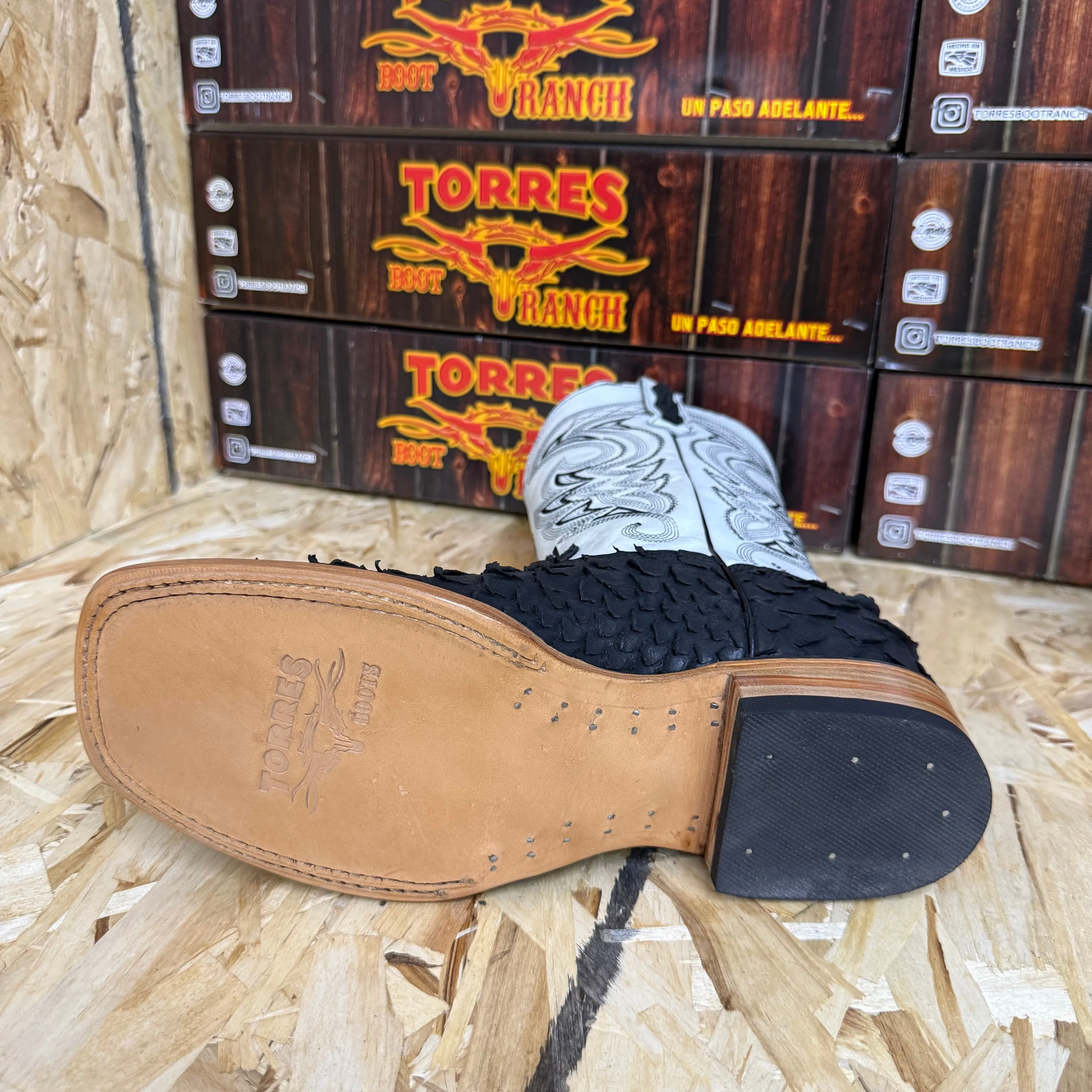 PITON JUMBO NEGRO MATTE TORRES BOOT
