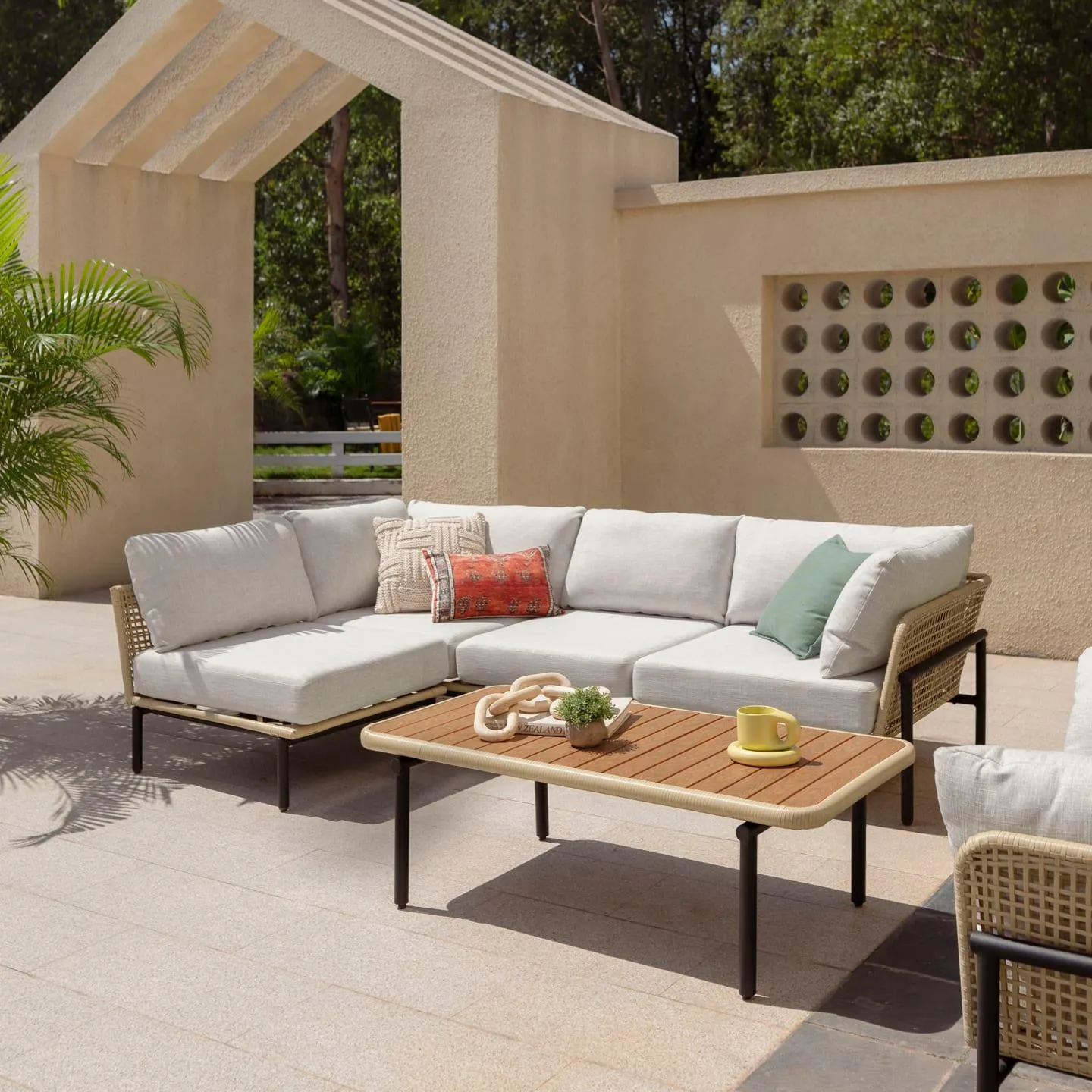 Sierra Outdoor Coffee Table